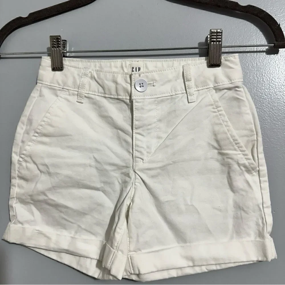 GAP kids white shorts size 8 Slim